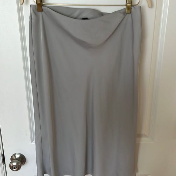 banana republic Silver grey skirt - Picture 1 of 5